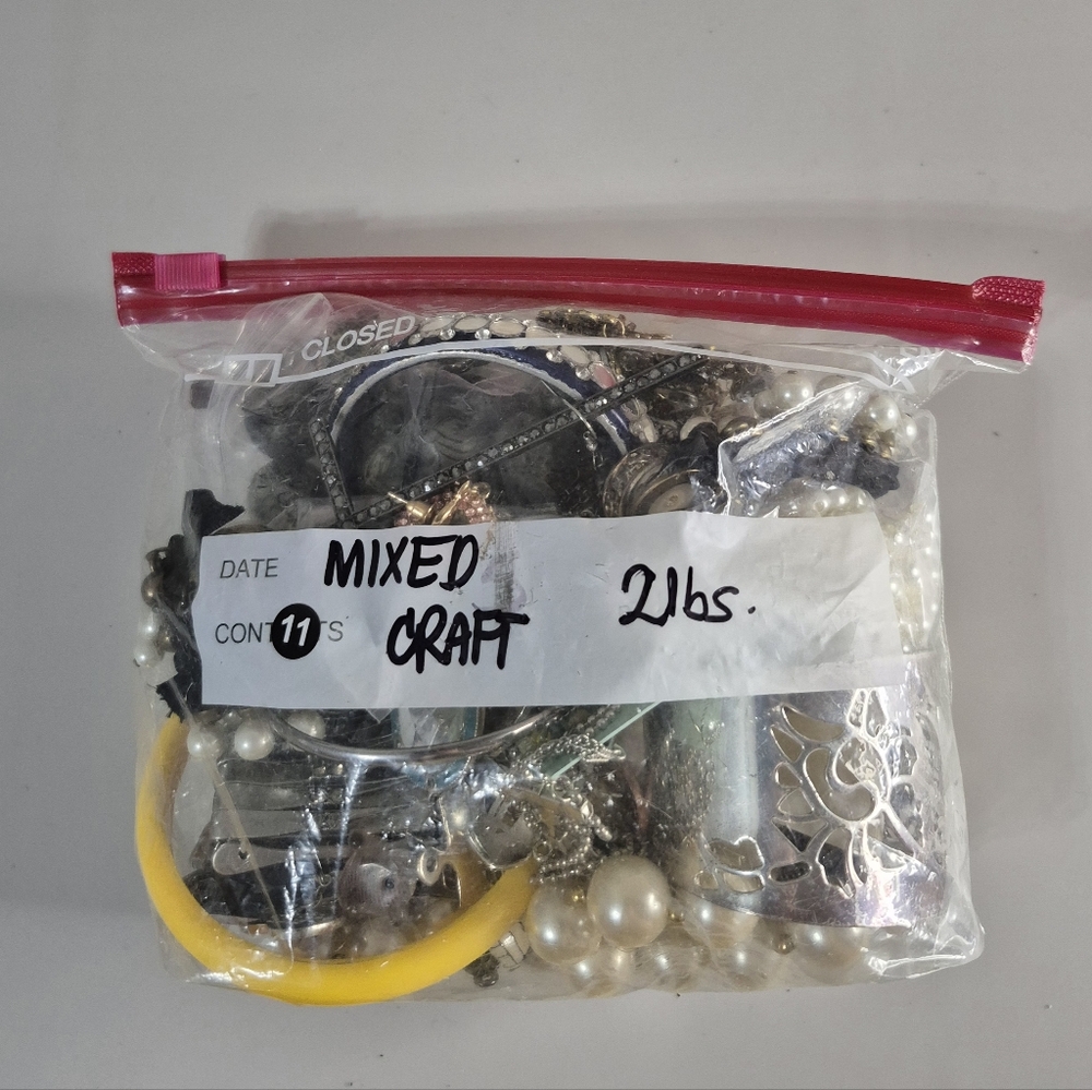 MIXED CRAFT (FEW WEARABLE) #11